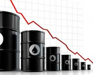 Нефть снова дешевеет