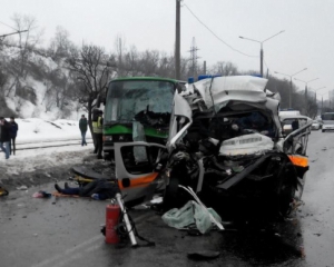 У Харкові &quot;швидка&quot; зіткнулася з автобусом