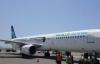 В столиці Сомалі приземлився літак з дірою у фюзеляжі після вибуху