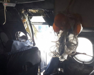 Пассажир снял на видео полет с дырой в обшивке сомалийского самолета