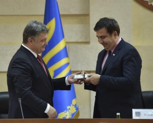 Саакашвили готовится к досрочным выборам и выдергивает людей у президента - Березовец