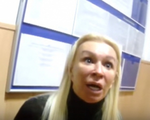 У Києві неадекватна блондинка на Range Rover кидалася на поліцейських