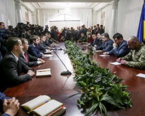 Эксперт рассказал, зачем Порошенко запрещает НАБУ прослушивать коррупционеров