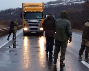 На Закарпатье пытались проехать несколько грузовиков с российскими номерами