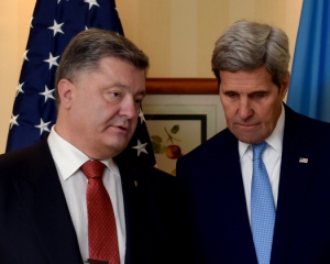 Порошенко и Керри обсудили ситуацию по поводу Донбасса и Крыма