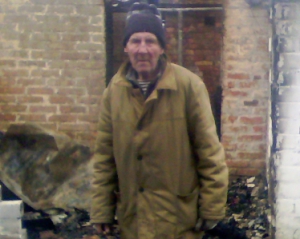 У семьи пенсионеров сгорел дом со всеми вещами - нужна помощь