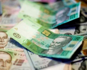 Евро на межбанке преодолел отметку 30 гривен
