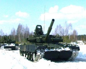 Бойовики стягнули до Луганська 30 танків - Булатов