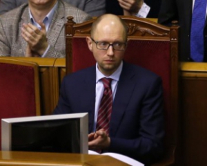 Сьогодні депутати заслухають звіт уряду Яценюка