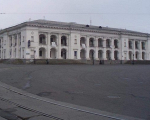 Суд вернул Гостиному двору статус памятника архитектуры