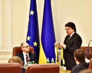 Жданов розкритикував Тимошенко і залишився з Яценюком