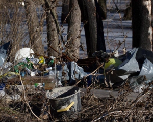 У Києві біля Дніпра виявили незаконне сміттєзвалище
