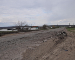 На Херсонщині військові їздили по селу танком