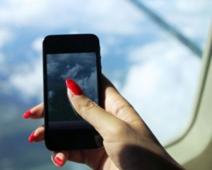У літаках заборонять перевозити акумулятори для мобільних