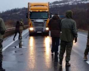 Україна дозволила в&#039;їзд російським вантажівкам