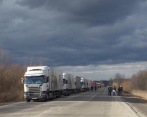 Транзит грузовиков между Украиной и Россией восстановлен