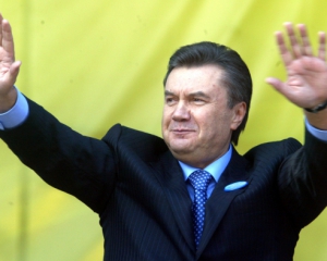 Янукович планирует вернуться в Украину как &quot;легитимный&quot; - адвокат