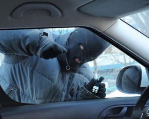 В Ирпене из автомобиля прокурора похитили уголовные дела