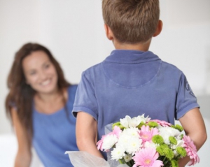 Як допомогти малюку зробити подарунки до 8 березня: 5 ідей