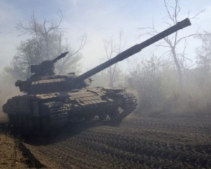 У Харцизьк й Іловайськ переправили танки, боєприпаси та дизпаливо - розвідка