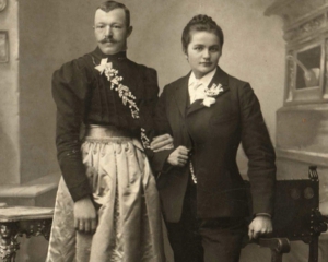 Как женщины век назад за свои права боролись