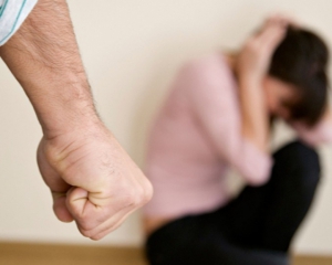 Муж бьет жену — как не превратиться в жертву домашнего насилия