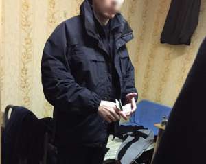 У Києві затримали командира роти патрульної поліції за привласнення 17 тисяч доларів