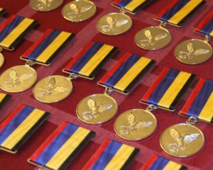 Почти 10 тыс. бойцов АТО получили государственные награды
