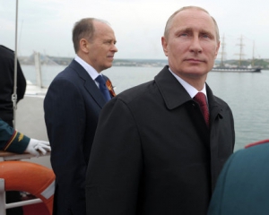 Путин назвал строительство Керченского моста "исторической миссией"