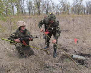 В поселке Передельское нашли 12 снарядов &quot;Смерча&quot; - подполковник о разминировании Донбасса