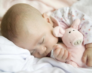 9 нестандартних порад, як вкласти дитину спати