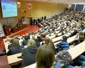 Польские университеты вдвое уменьшили стоимость обучения для украинцев