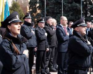 Патрульные теряли сознание во время принятия присяги Черновцах