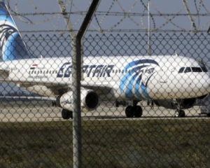Невідомі захопили єгипетський літак: утримують заручників