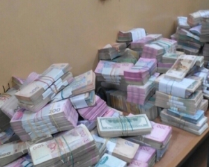 У нелегальних обмінниках вилучили готівки на 10 млн грн