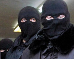 Ивану Дегулу за 7 тысяч гривен трое в масках разбили голову и поламали рёбра