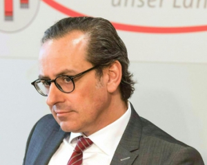 Глава австрійського банку подав у відставку через &quot;панамський архів&quot;
