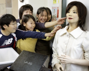 В Японії робот вступив до середньої школи
