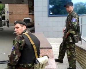Бойовики тікають з позицій через малі зарплати - ІС