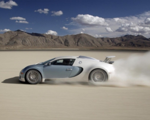 Bugatti відкличе майже половину випущених Veyron