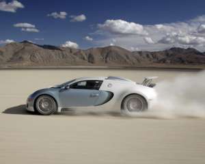 Bugatti відкличе майже половину випущених Veyron
