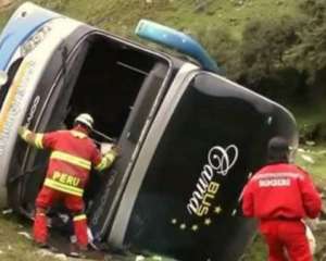 В Перу автобус сорвался в ущелье: погибли 24 пассажира