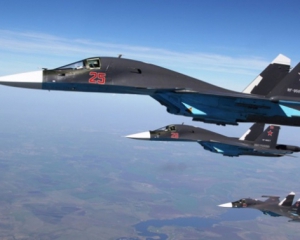 Росія нагнала військової авіації до Криму
