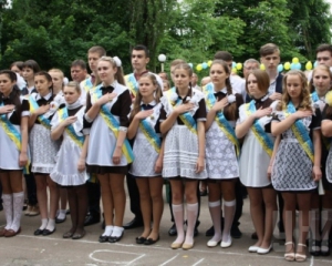 Випускники шкіл можуть отримати дипломи запізно