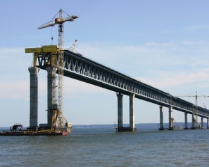 Експерти розповіли як зупинити будівництво Керченського мосту
