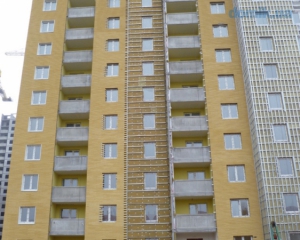Експерт пояснив, чому невигідно купувати квартиру у передмісті Києва