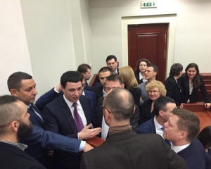Депутаты перессорились из-за скандального строительства на Позняках