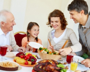 Сімейні традиції: чому спільна вечеря така важлива