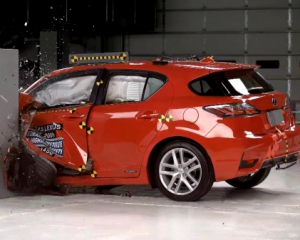 ТОП-5 краш-тестов автомобилей марки Lexus