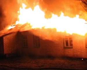 На Житомирщине мужчина сжег дом соседу через обиду
